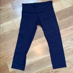 Lululemon Navy crop leggings